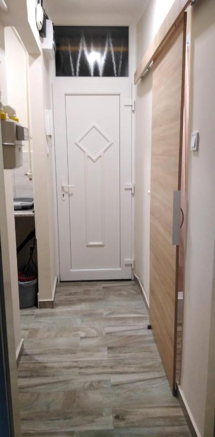 Desi Apartman Kaposvar Ngoại thất bức ảnh
