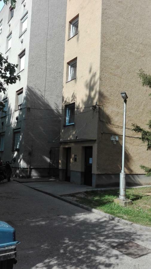 Desi Apartman Kaposvar Ngoại thất bức ảnh